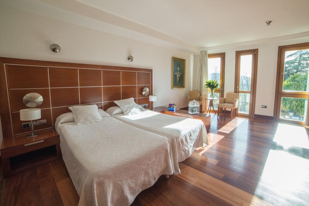 Junior Suite,1402058939:JPEG