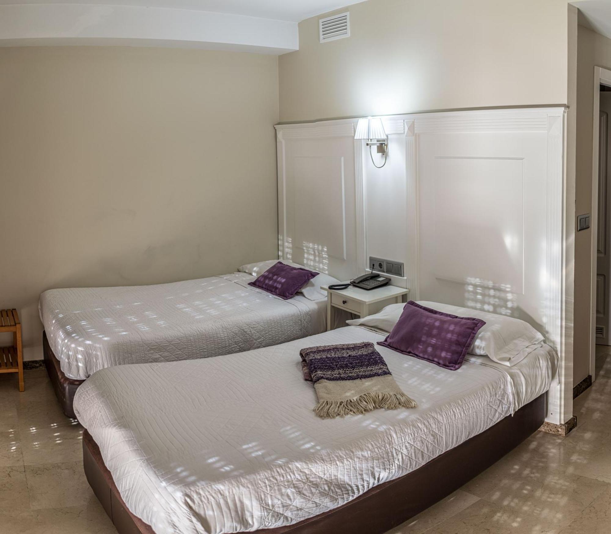 Twin Room,1278119014:JPEG