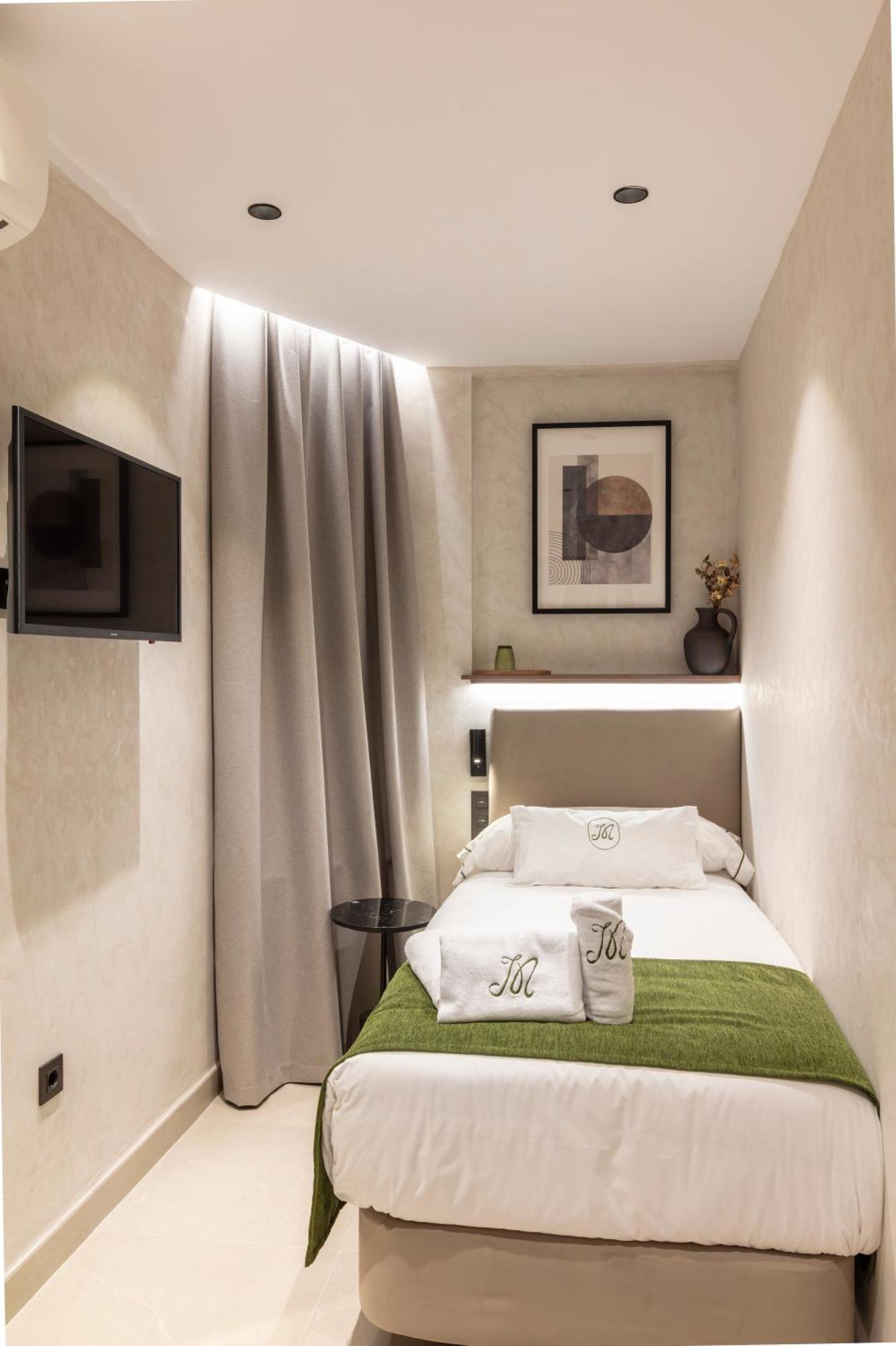 Single Room,1742630256:JPEG